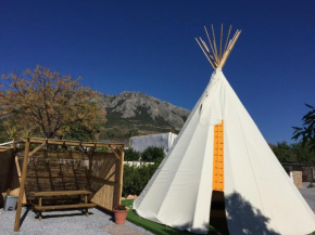 Casa Bella Teepees, Zújar